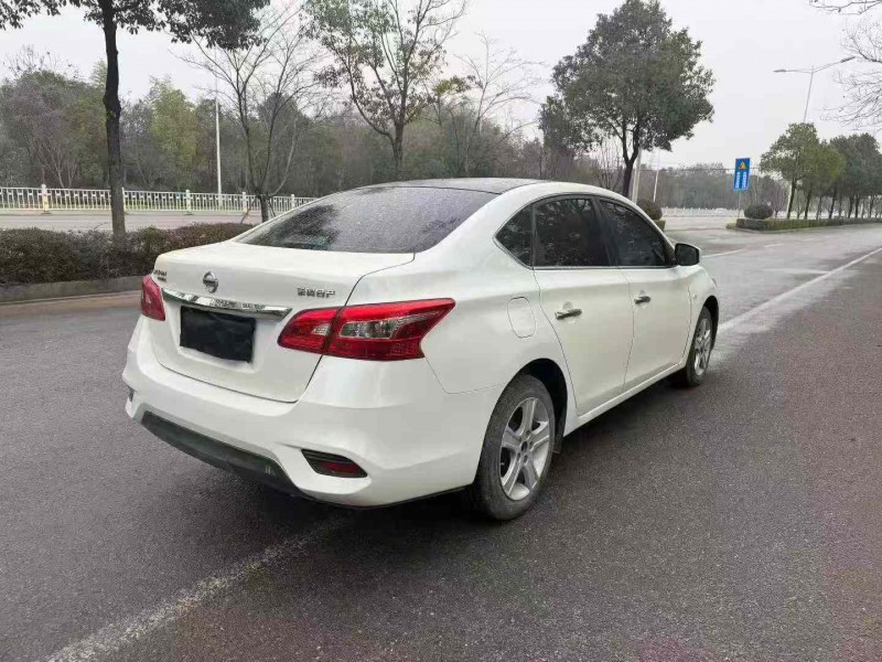 娄底22年日产轩逸8