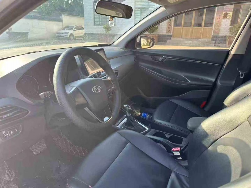 济南19年现代悦动6