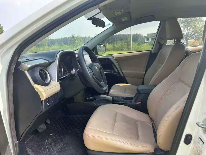 济南16年丰田RAV4荣放4