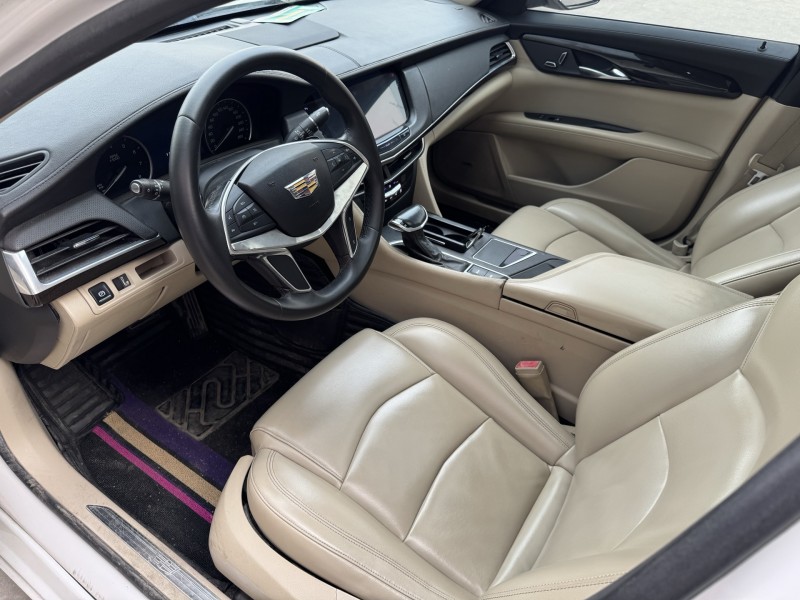 济宁17年凯迪拉克CT64