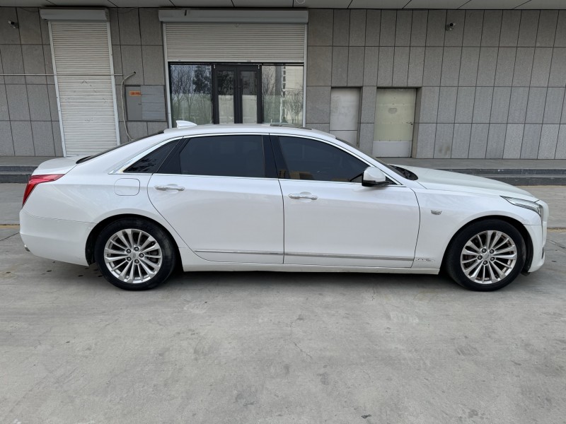 济宁17年凯迪拉克CT68