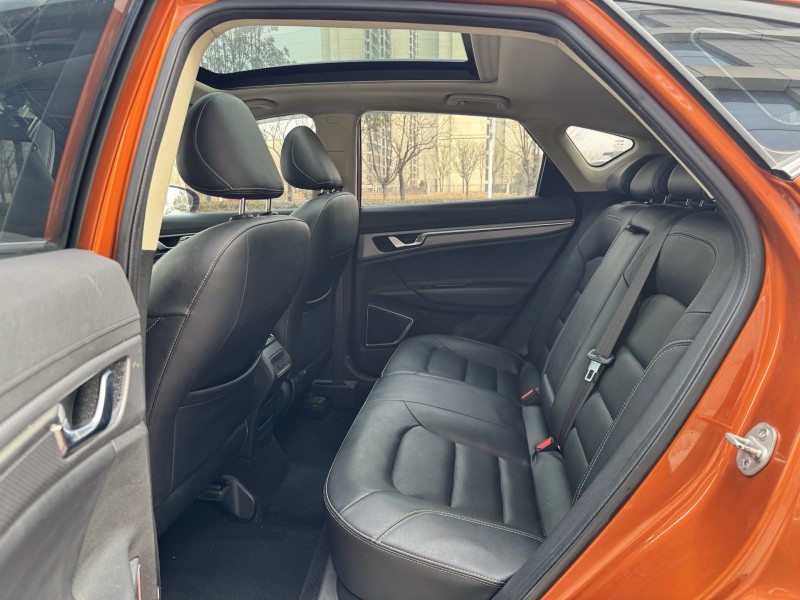 济宁16年吉利帝豪5