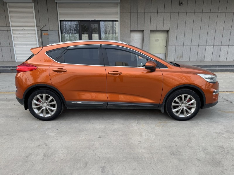 济宁16年吉利帝豪8