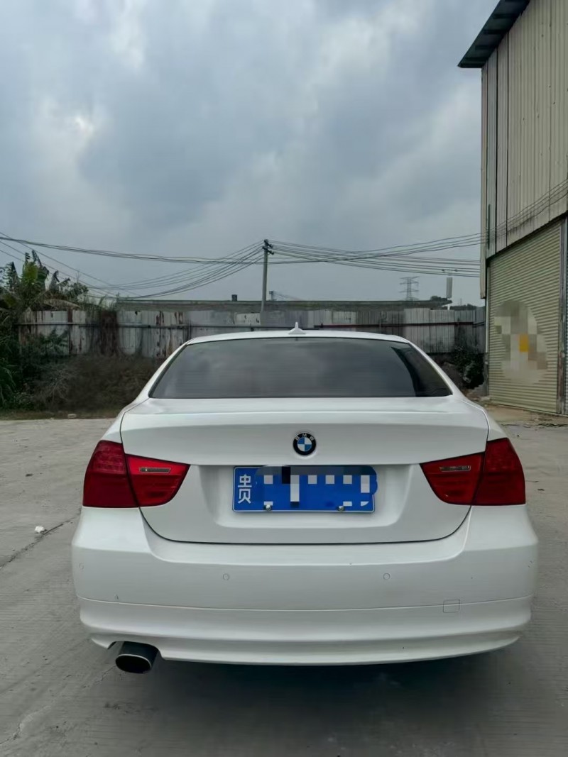 济南12年宝马3系9
