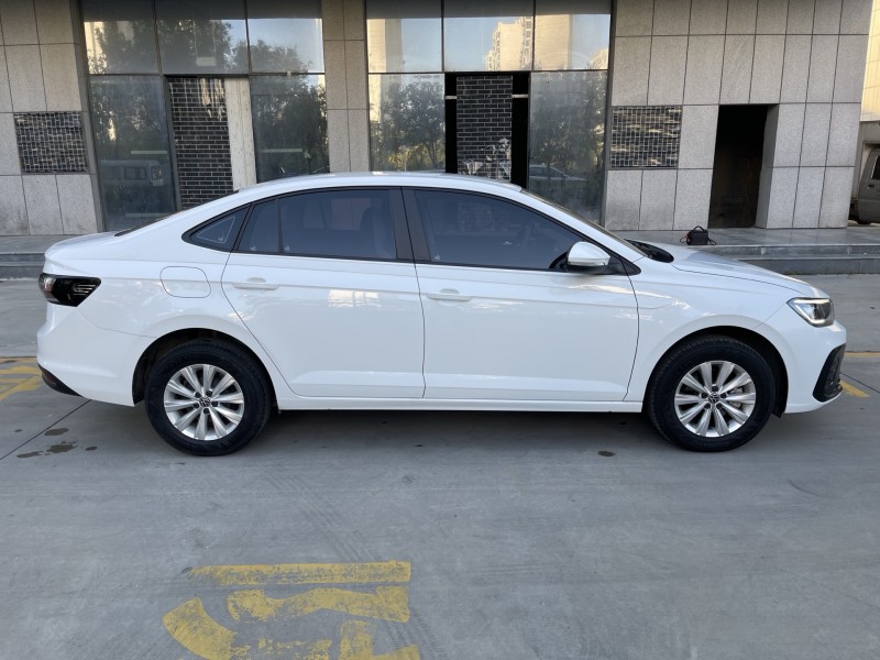 济宁23年大众朗逸8