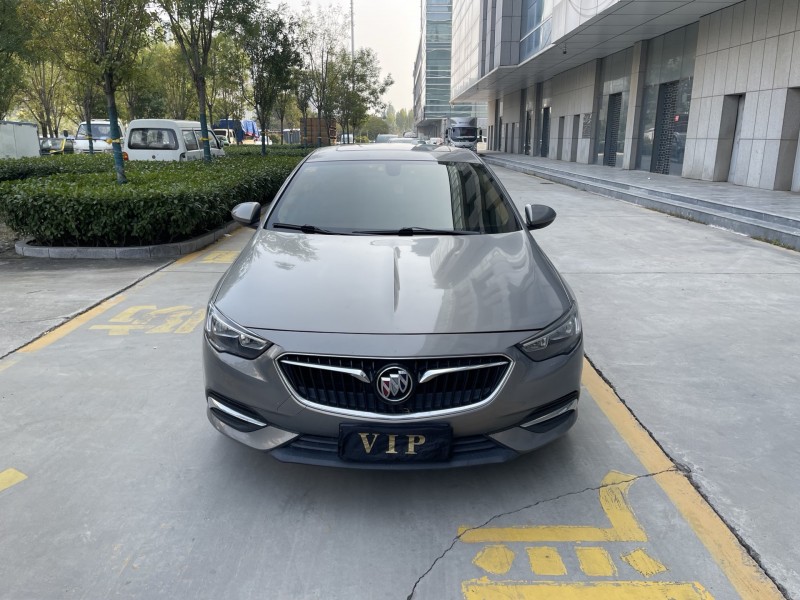 济宁18年别克君威1