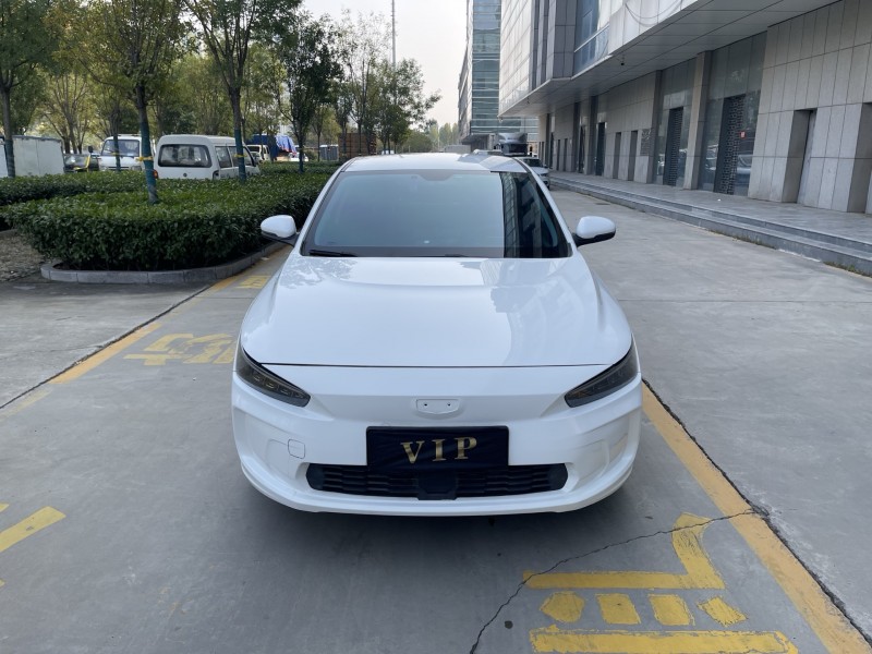 济宁24年吉利几何1