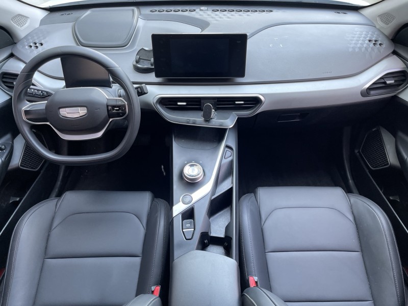 济宁24年吉利几何5