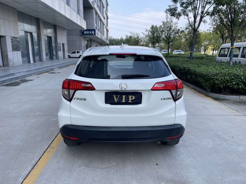 济宁21年本田缤智9