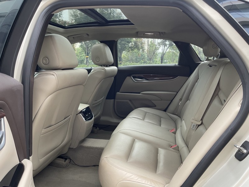 济宁17年凯迪拉克XTS4