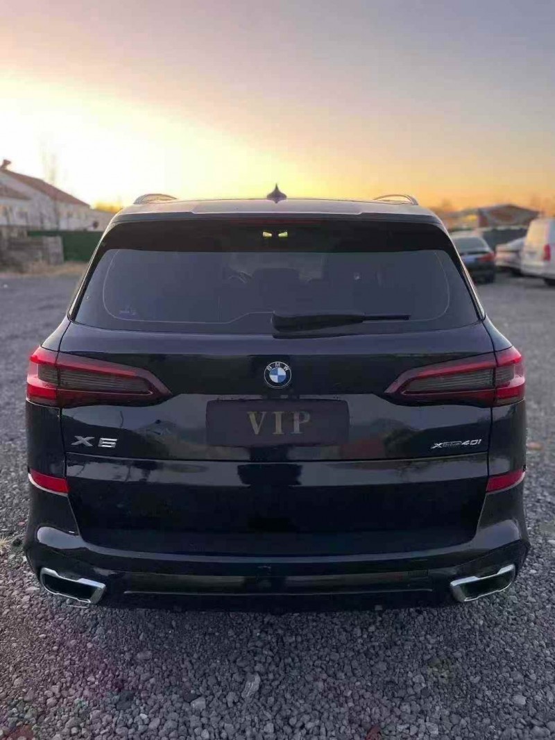 济南22年宝马X57