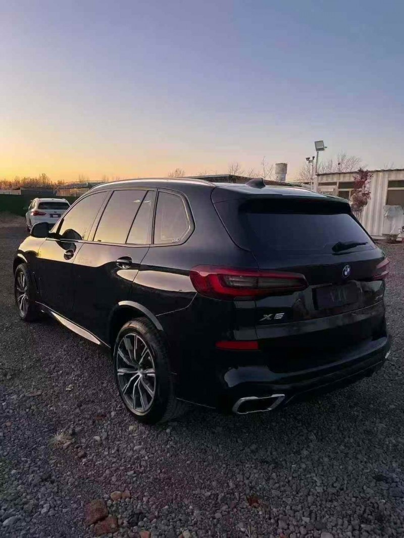 济南22年宝马X58