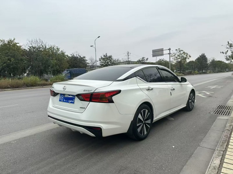 柳州21年日产天籁6