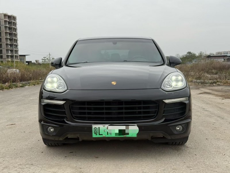 柳州16年保时捷卡宴1