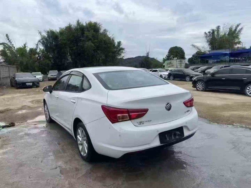 佛山19年别克威朗6