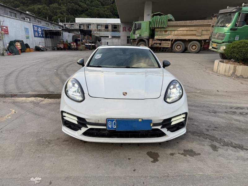 潮州12年保时捷帕拉梅拉1
