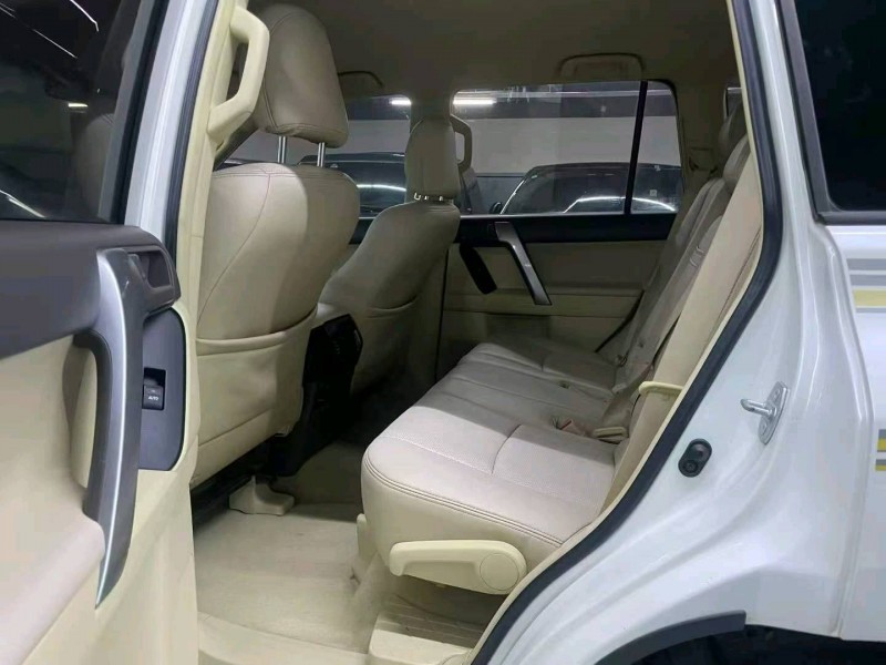 广州18年丰田普拉多5