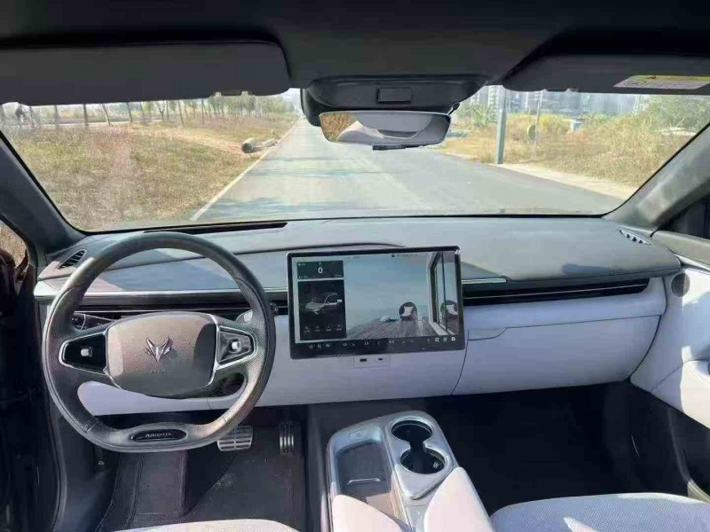 深圳24年极狐汽车阿尔法4