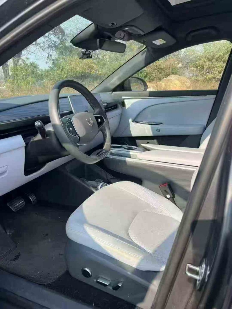 深圳24年极狐汽车阿尔法5