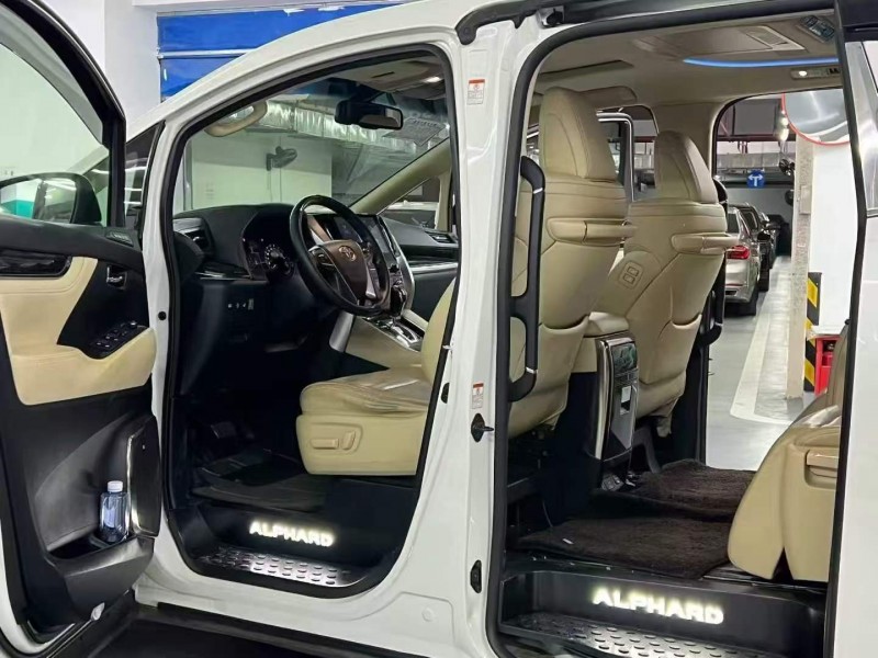 广州16年丰田埃尔法4