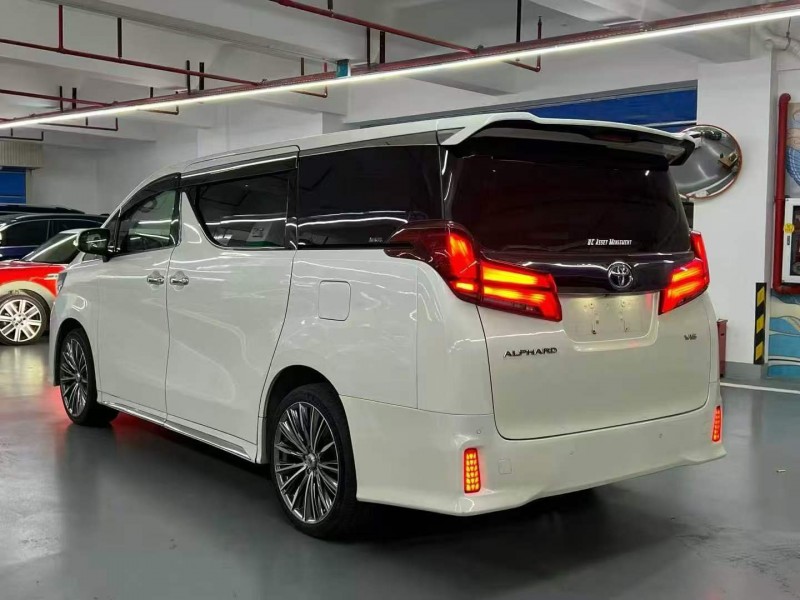 广州16年丰田埃尔法8