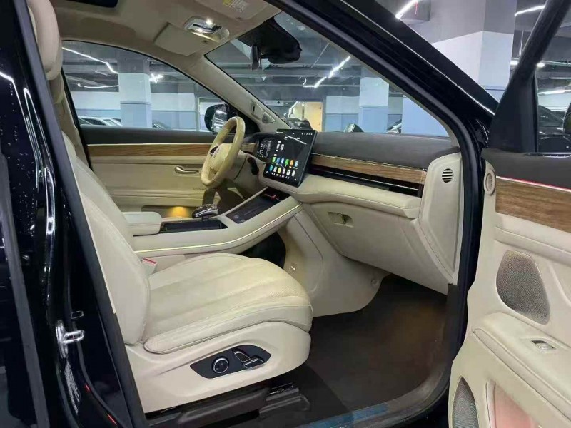 广州23年华为智选问界8