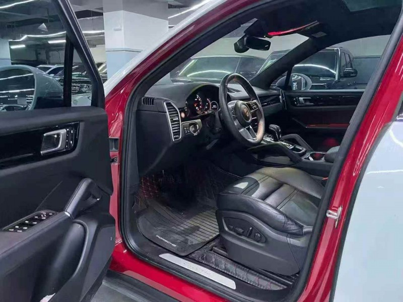 广州22年保时捷卡宴4