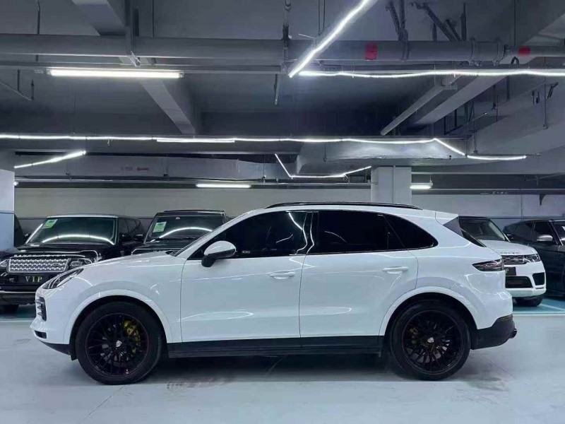 广州22年保时捷卡宴7