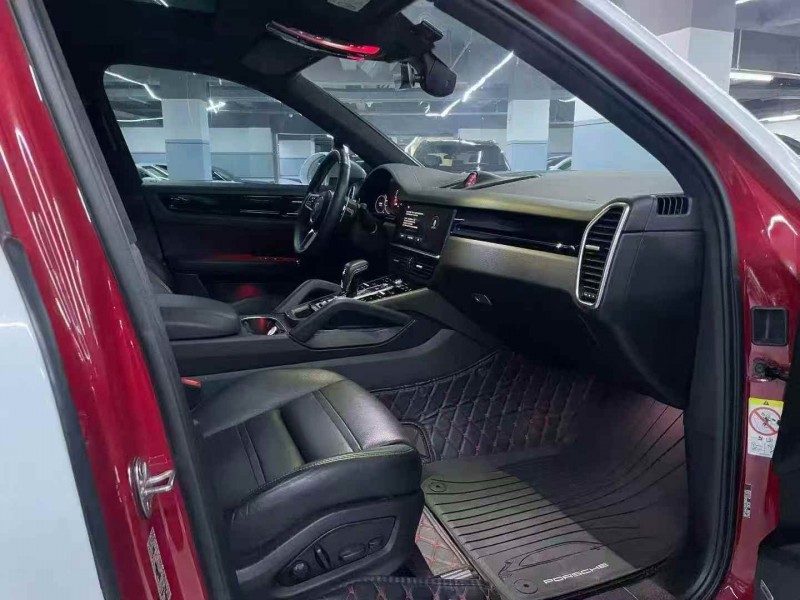 广州22年保时捷卡宴8