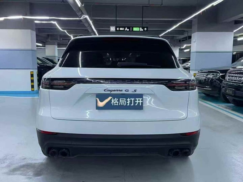 广州22年保时捷卡宴9