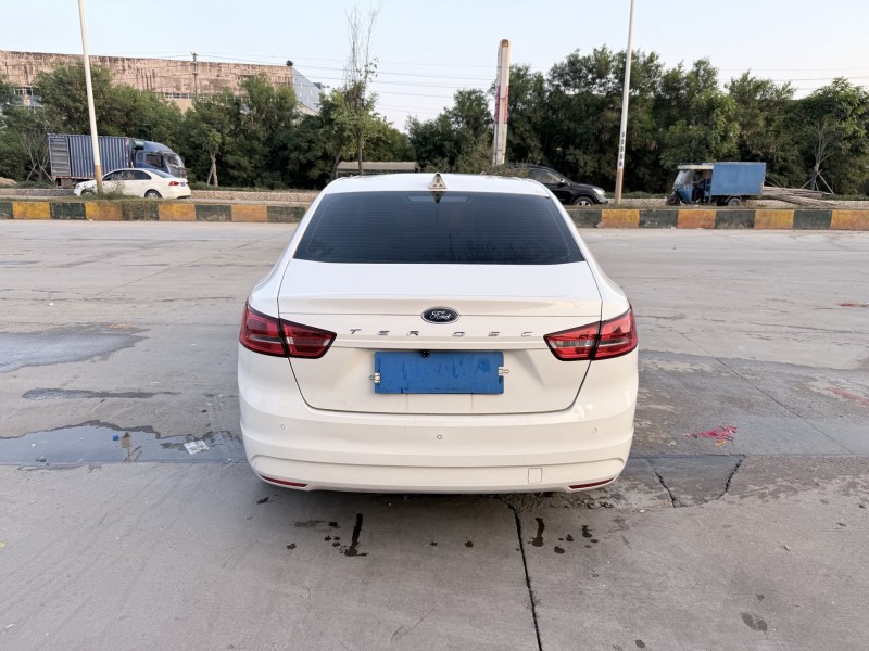 潮州17年福特福睿斯9