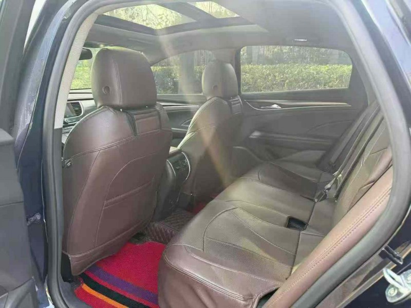 娄底22年别克君越5