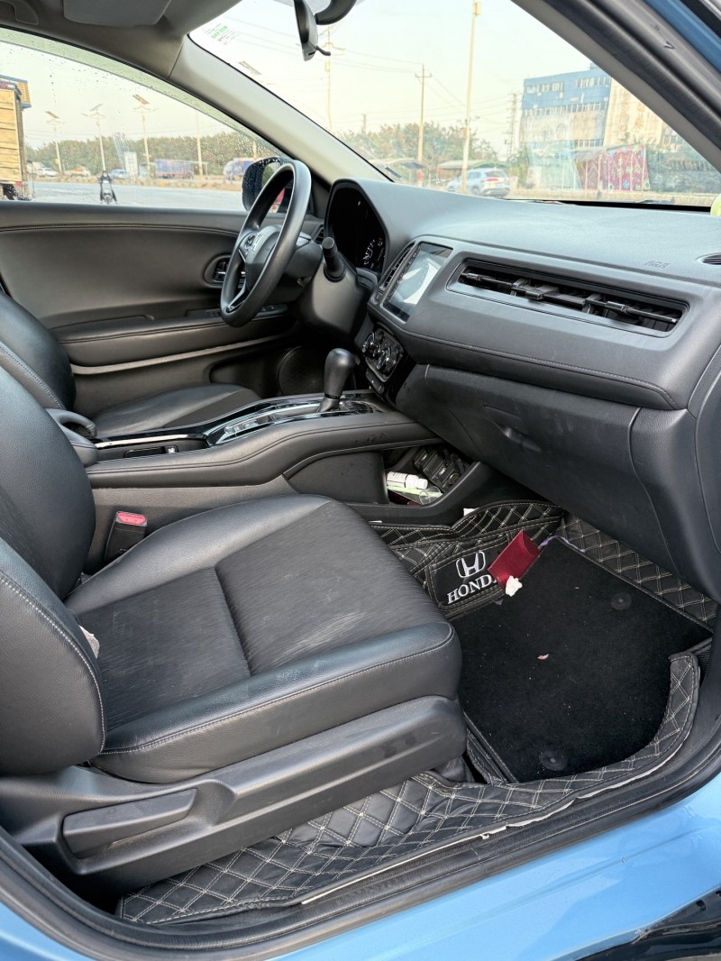 潮州19年本田缤智5