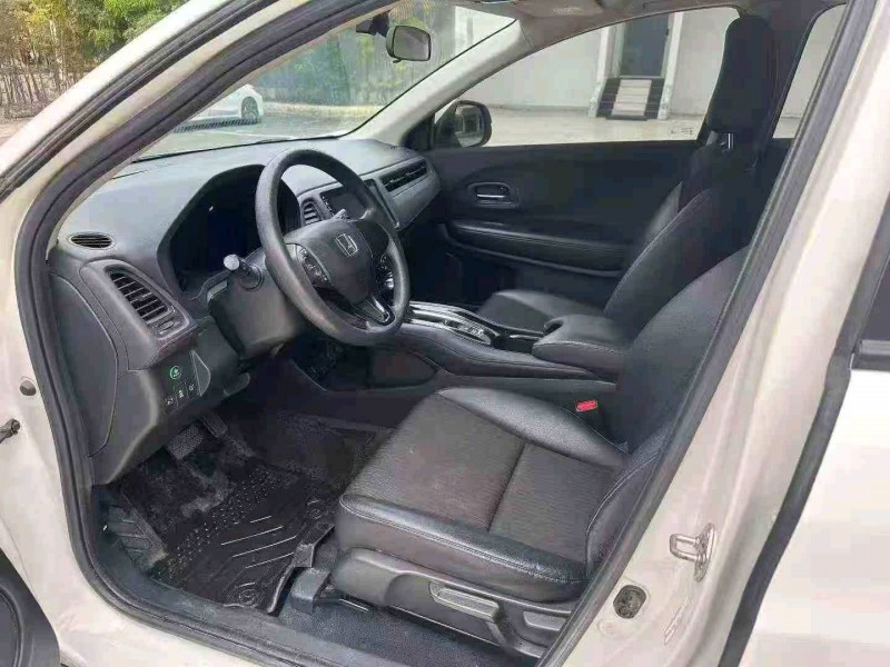 广州21年本田缤智4