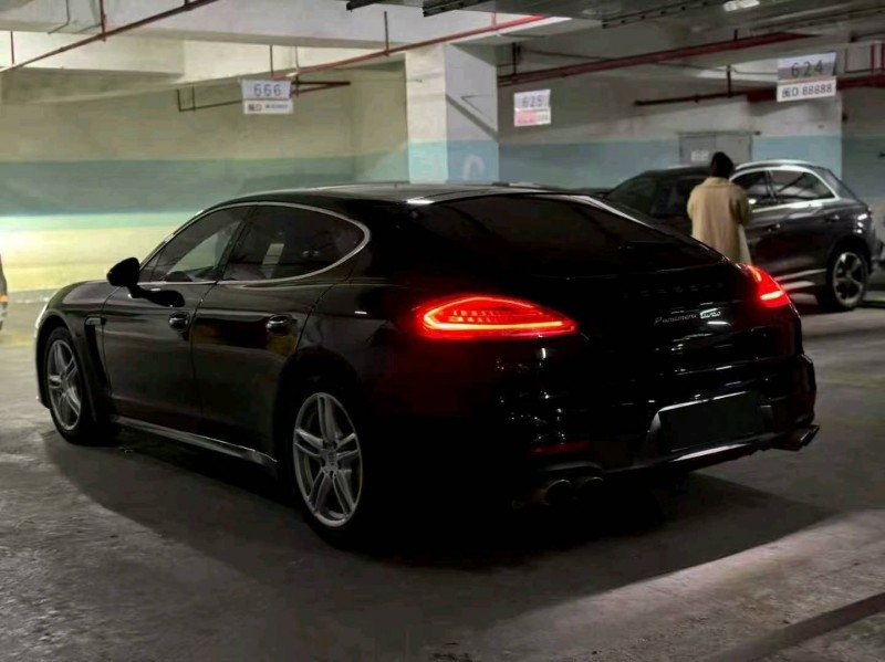 福州15年保时捷帕拉梅拉7