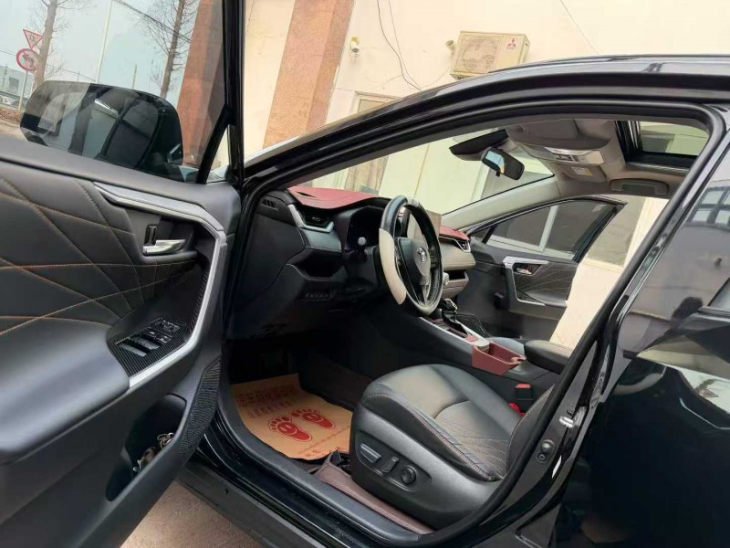 徐州25年丰田RAV4荣放4