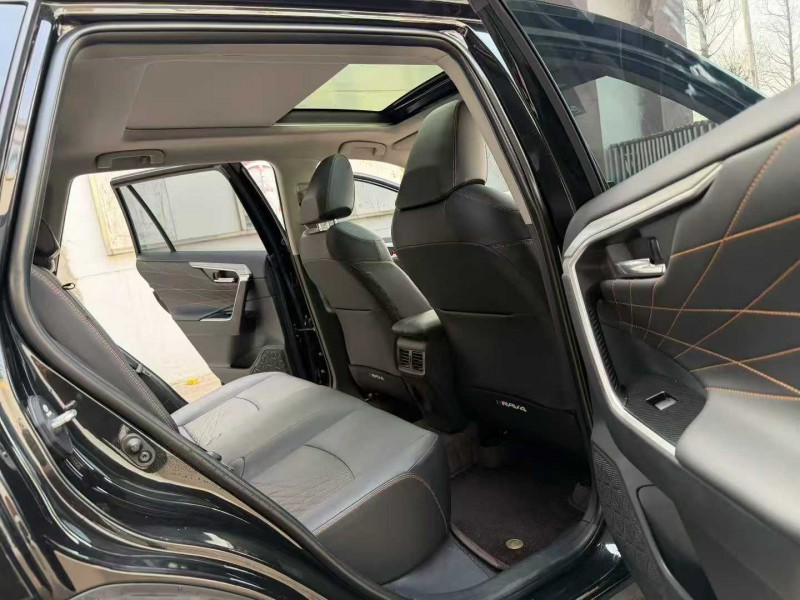 徐州25年丰田RAV4荣放7