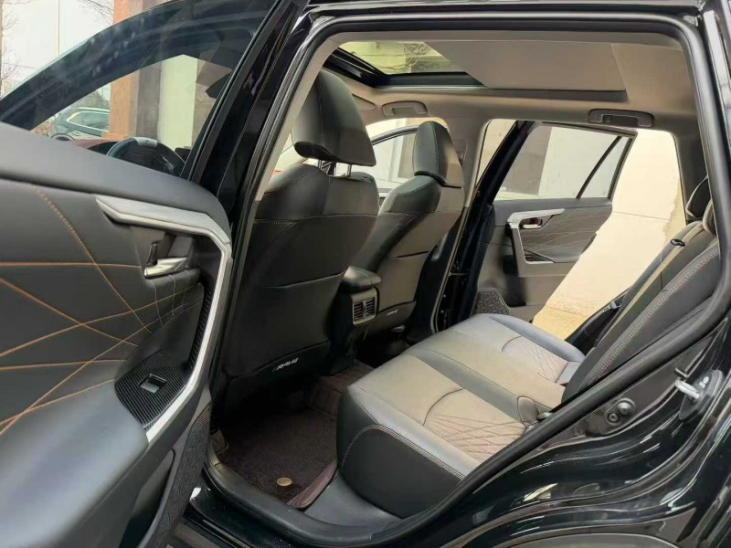 徐州25年丰田RAV4荣放8