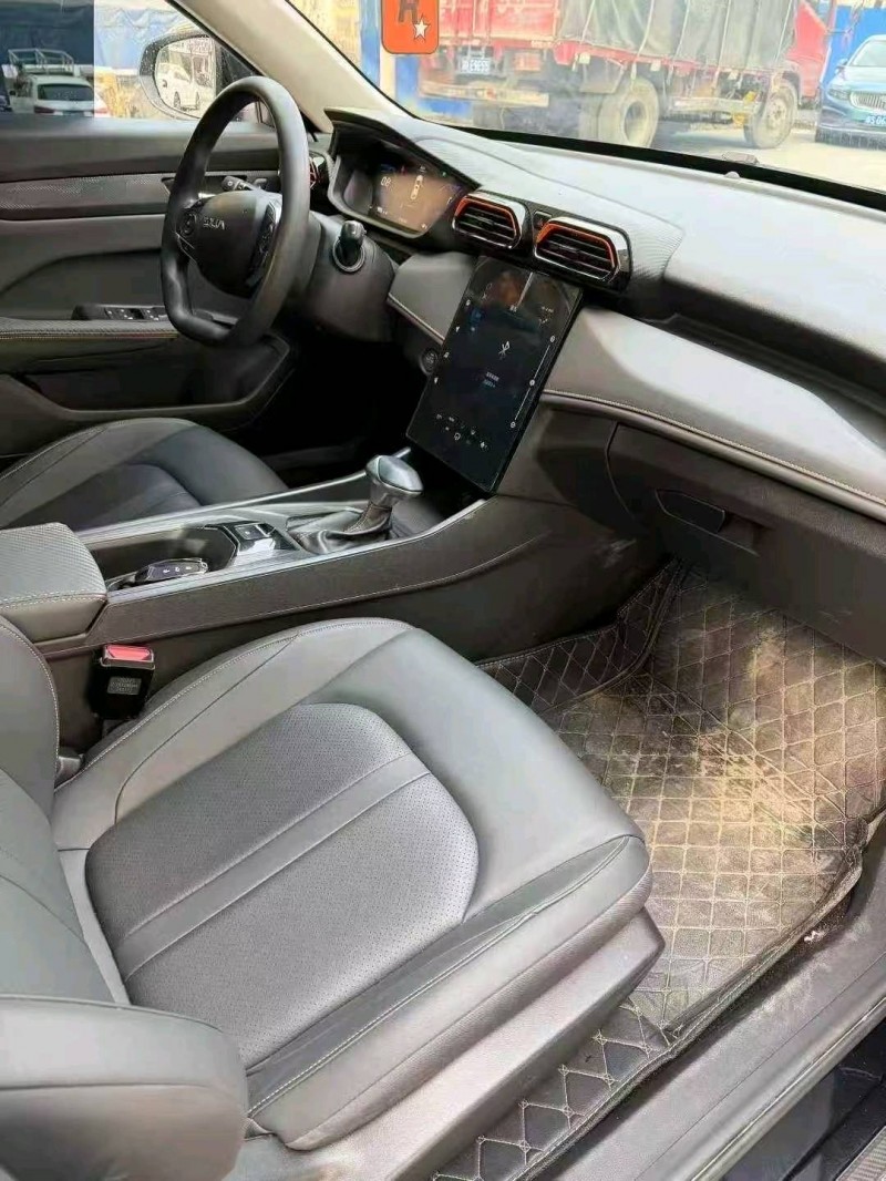 怀化23年东风奕炫8