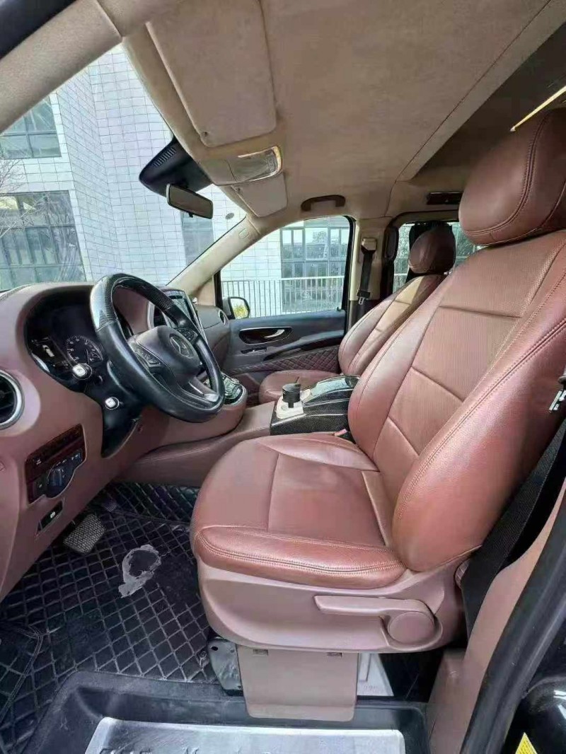 佛山18年奔驰威霆4