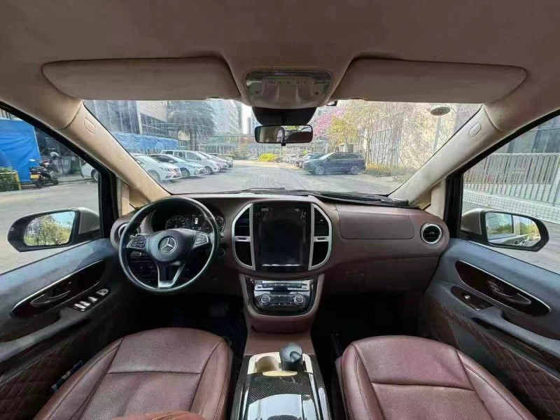 佛山18年奔驰威霆5