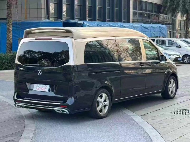 佛山18年奔驰威霆7