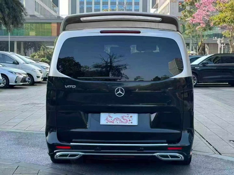 佛山18年奔驰威霆9