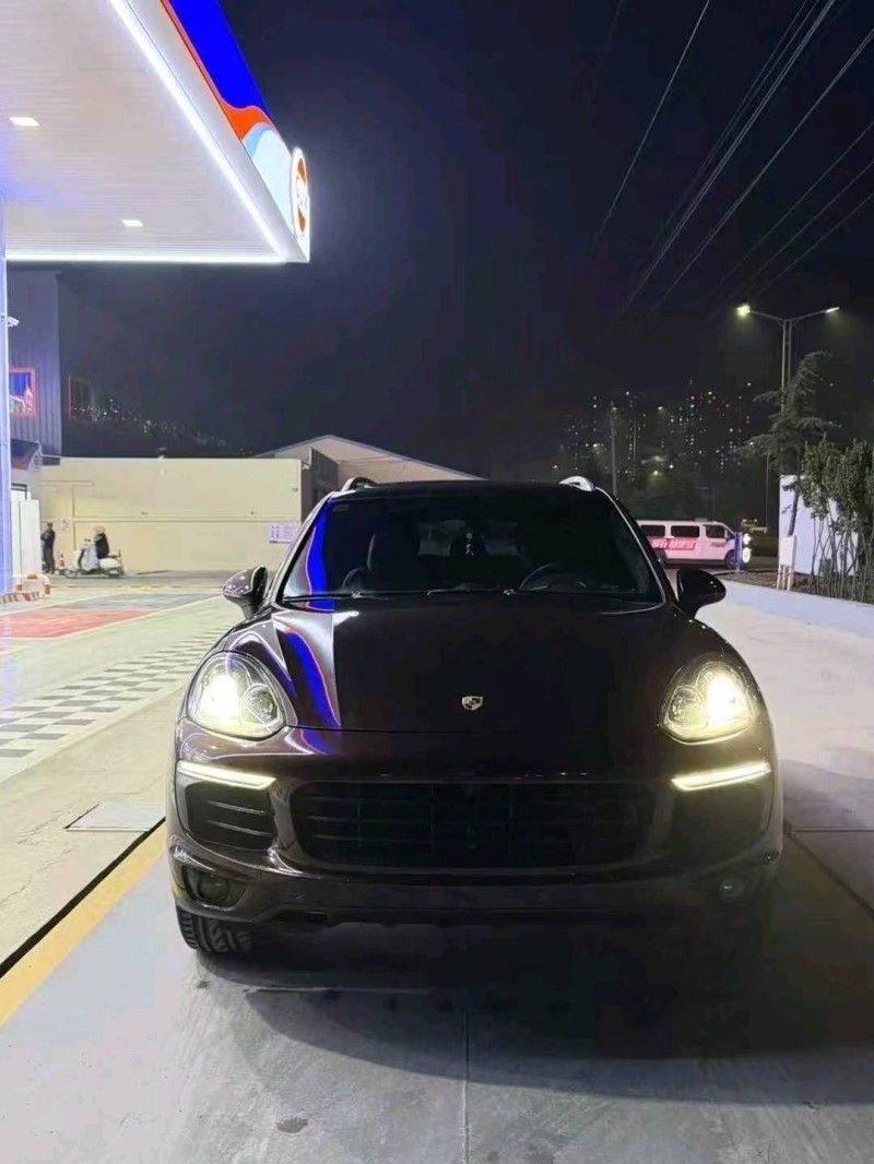 枣庄15年保时捷卡宴1