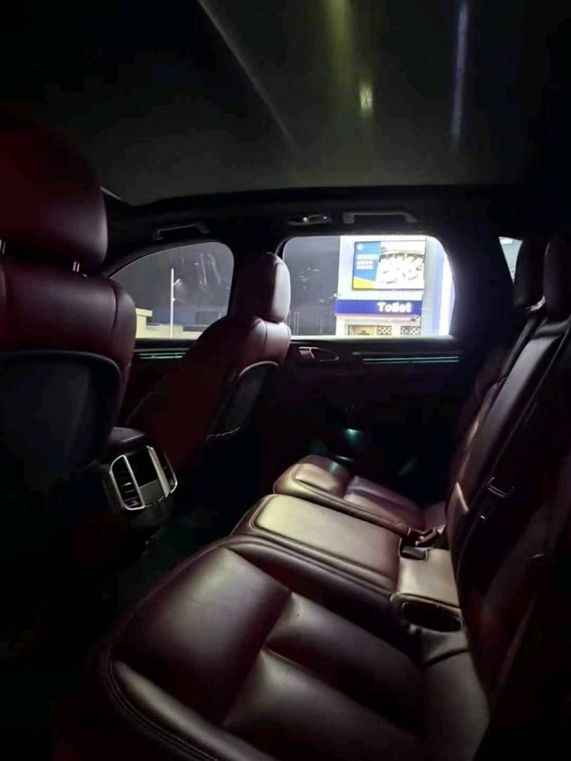 枣庄15年保时捷卡宴7