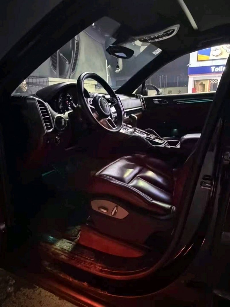 枣庄15年保时捷卡宴8