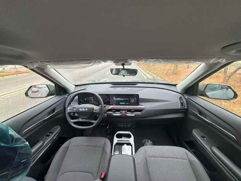 泸州26年起亚EV56