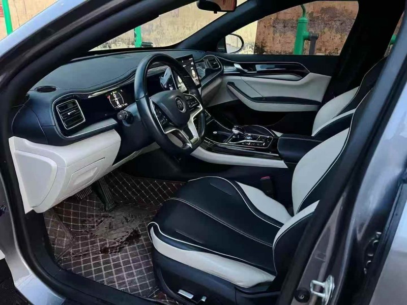 青岛23年比亚迪秦4