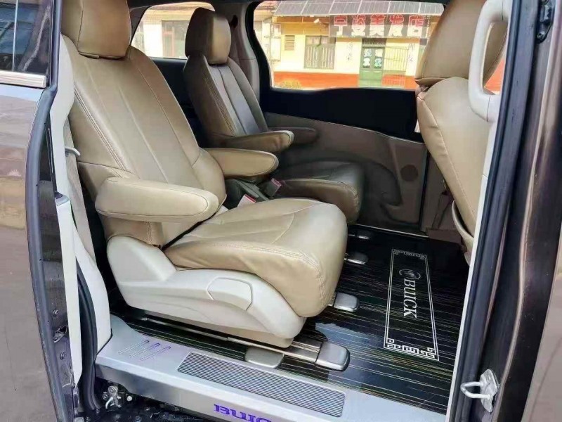 东营21年别克GL86