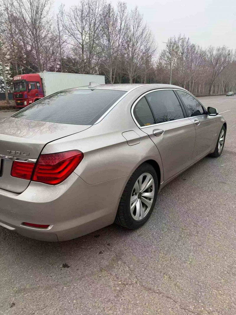 东营13年宝马7系7